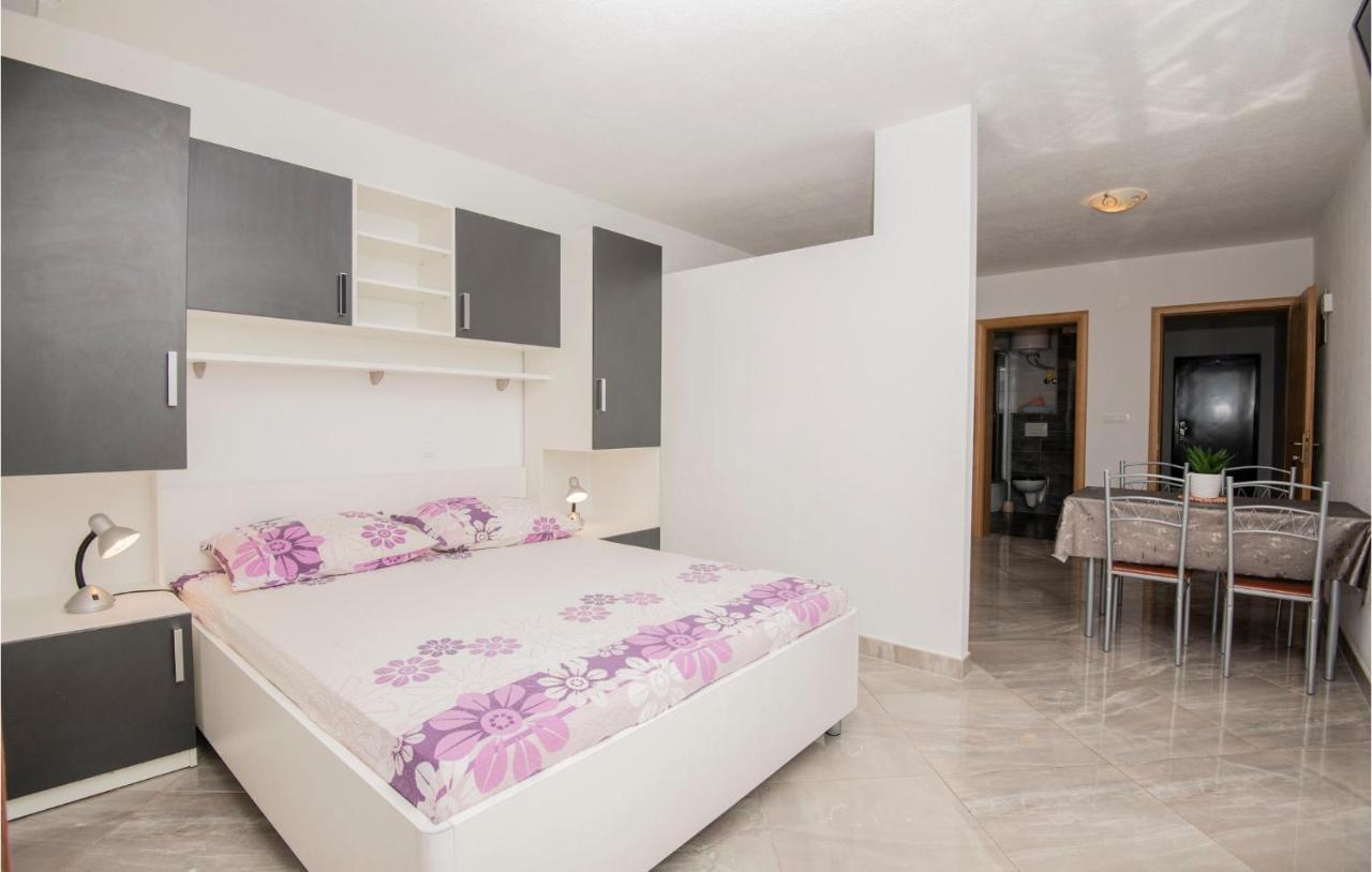 Beautiful Apartment In Krvavica With Kitchen Exteriér fotografie